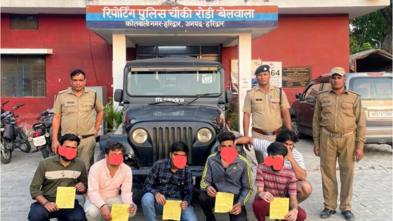 Haridwar police taught a lesson to those who wash/drive dirty vehicles in river Ganga, car seized