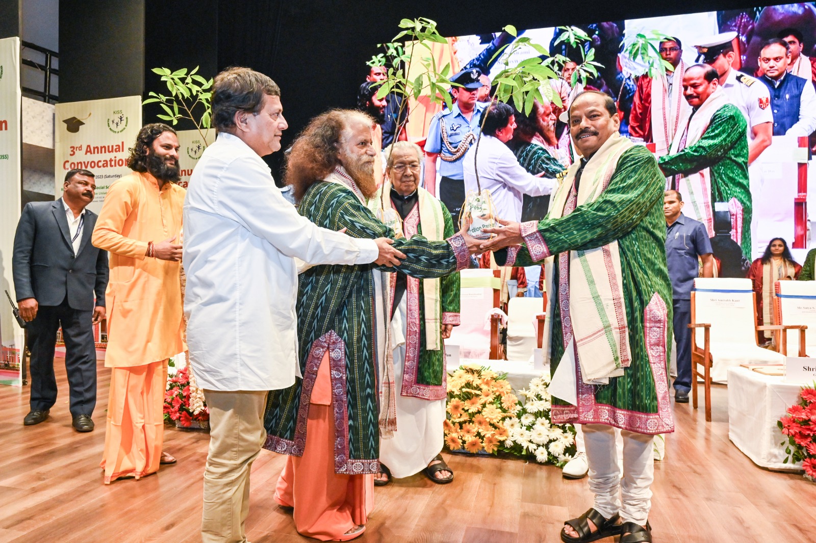 KISS-डीयू ने मनाया तीसरा दीक्षांत समारोह, उपस्थित रहे ओडिशा और छत्तीसगढ़ के राज्यपाल