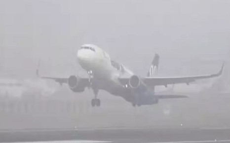 उत्तर भारत में कोहरे की मार- आईजीआई हवाई अड्डे पर 80 उड़ानों में देरी