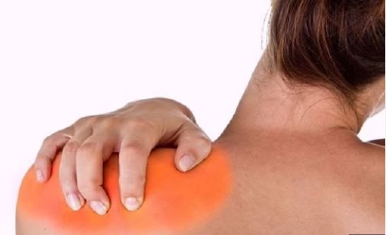 कंधे में होने वाले दर्द को न करें इग्नोर, हो सकते हैं कैंसर के शुरुआती लक्षण