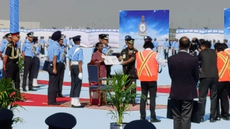 राष्ट्रपति द्रौपदी मुर्मु ने भारतीय वायु सेना की चार इकाइयों को किया सम्मानित