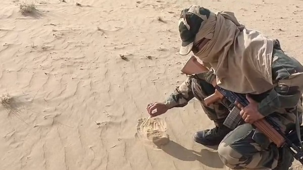 बीएसएप के जवानों ने बीकानेर की तपती रेत में सेंका पापड़, सीएम सरमा ने वीडियो शेयर कर कही यह बात