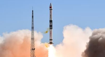 पाकिस्तान ने चीन की मदद से अंतरिक्ष में संचार उपग्रह को किया प्रक्षेपित 