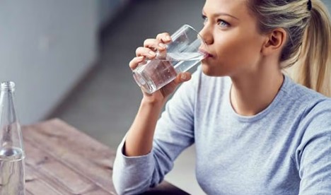 वेट लॉस करने के हिसाब से हर रोज कितना पानी पीना चाहिए? जानिए क्या कहते हैं हेल्थ एक्सपर्ट