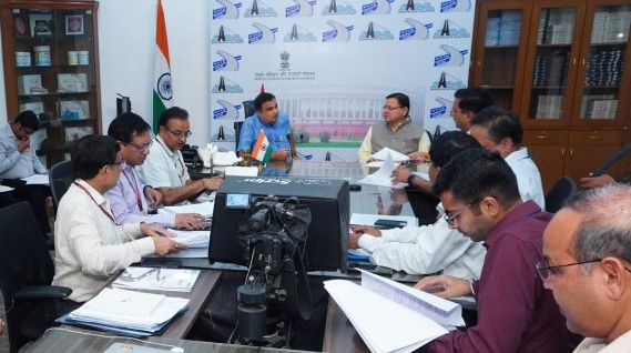 सीएम धामी व केन्द्रीय सड़क परिवहन मंत्री ने  प्रदेश में सड़क कनेक्टिविटी के क्षेत्र में हो रहे कार्यों पर की विस्तृत चर्चा