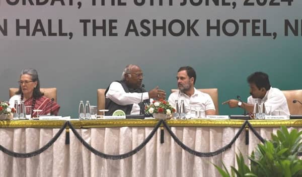 कांग्रेस कार्य समिति की बैठक शुरू, वायनाड या रायबरेली..कौन सी सीट संभालेंगे राहुल गांधी?